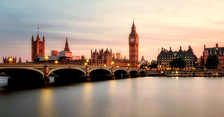 palace of westminster and the thames